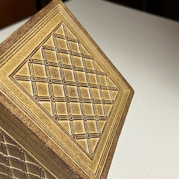 Home interiors and gifts resin Square vase - Picture 9 of 11